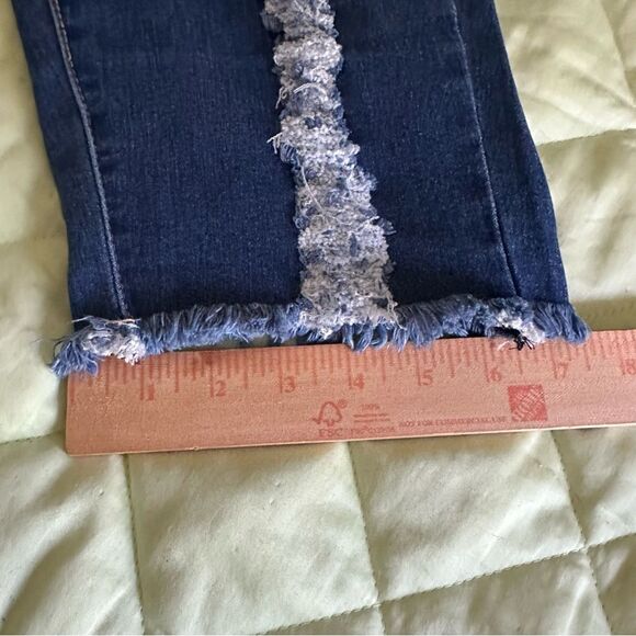 Fashion Nova Blue Distressed Jean Shorts 15 - Picture 8 of 8
